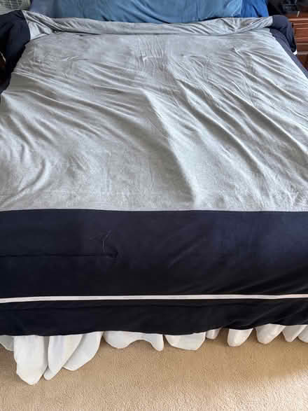 Photo of free Queen comforter (Bristol and Hurontario) #1