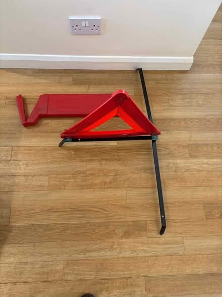 Photo of free warning triangle (Thames Ditton KT7) #2