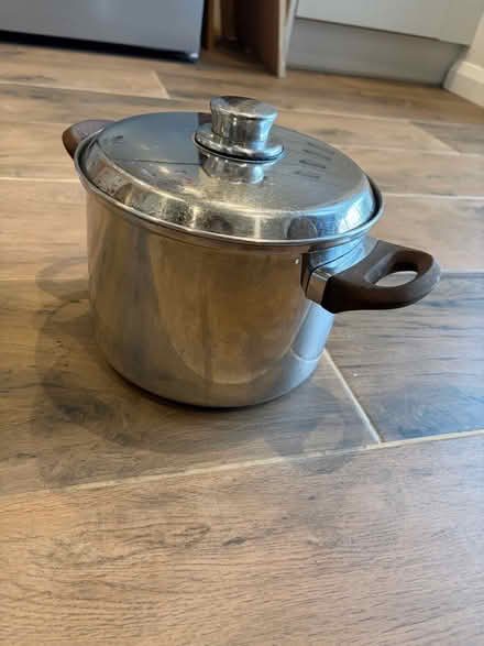 Photo of free Pots and saucepans (Kennington OX1) #1