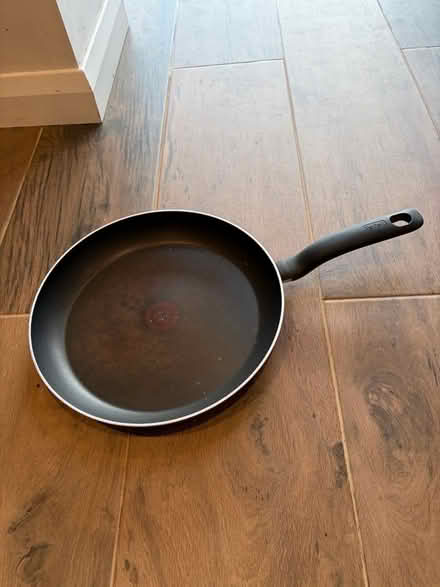 Photo of free Pots and saucepans (Kennington OX1) #3