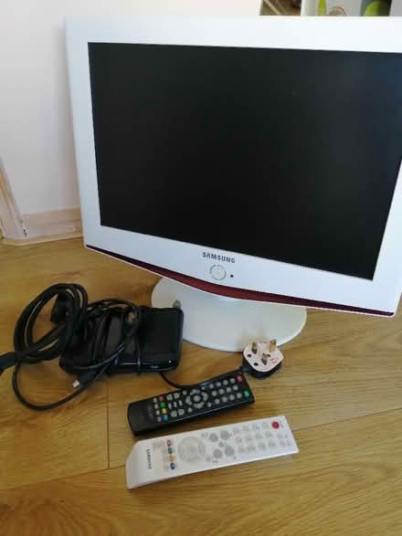 Photo of free TV and Digibox (Rainham Mark ME8) #1