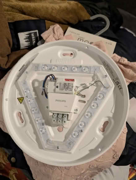 Photo of free LED bulb free ceiling light fitting (Belle Vue WF1) #2