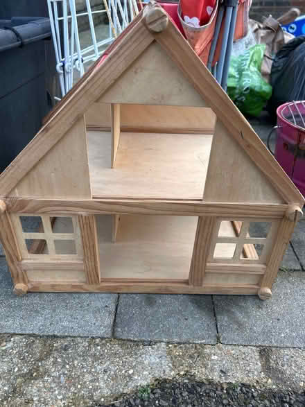 Photo of free Doll house (BN3) #1