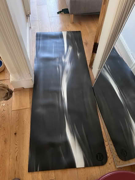 Photo of free Lulu Lemon yoga mat (G12 9RY - Hyndland) #1