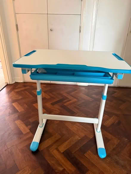 Photo of free Children’s desk (Kingston upon Thames KT1 3NE) #1