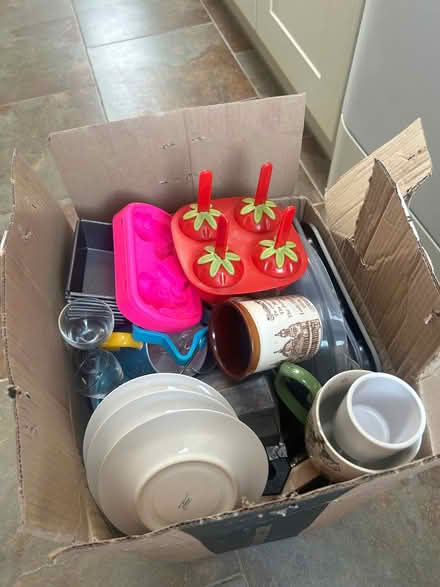 Photo of free Box of Assorted Items- mugs, saucers, baking trays, etc (Glenleigh Park TN39) #1