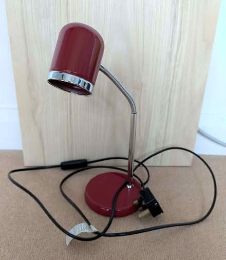 Photo of free Small beside/table Lamp (Lee SE12) #1