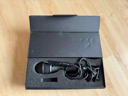 Photo of free Wired microphone and adapter (Twickenham TW1) #1