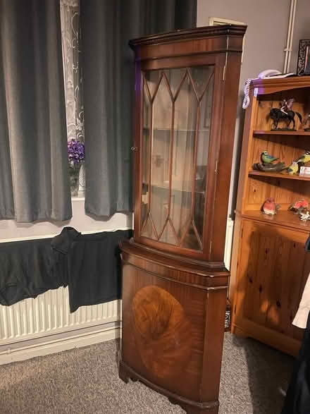 Photo of free Display corner unit with key (Southdown) #1