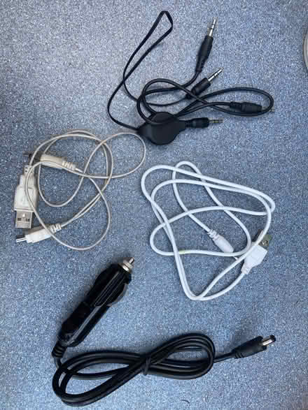 Photo of free Various leads (Motspur Park KT3) #1