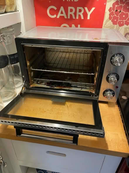 Photo of free Little oven. Works great (Berkswell CV7 7BL) #2