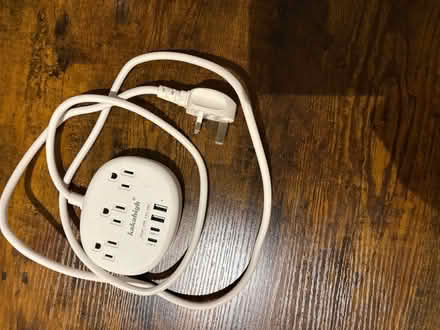 Photo of free USA electrical plug adapters (Chiswick W4) #2