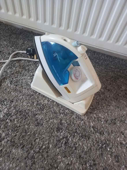 Photo of free Cordless steam iron (Edinburgh EH11) #1