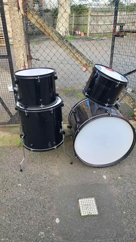 Photo of free Old set of drums (SE10 8JZ) #4