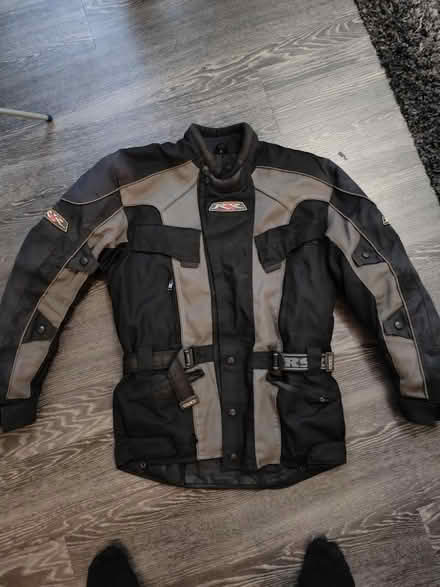 Photo of free Jacket and t-shirts (E6 5QQ) #1