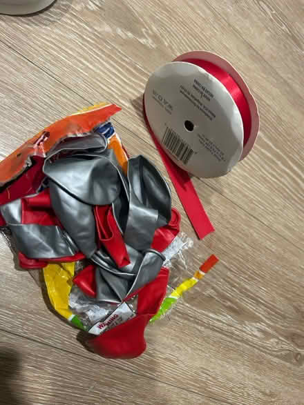 Photo of free Balloons and ribbon (Hollywood/Los Feliz) #1