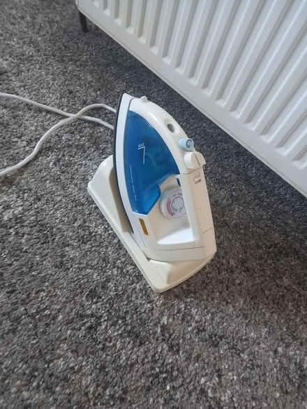 Photo of free Cordless steam iron (Edinburgh EH11) #2