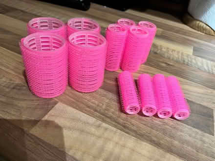 Photo of free Set of 12 Velcro rollers (Cm12 9pp) #1
