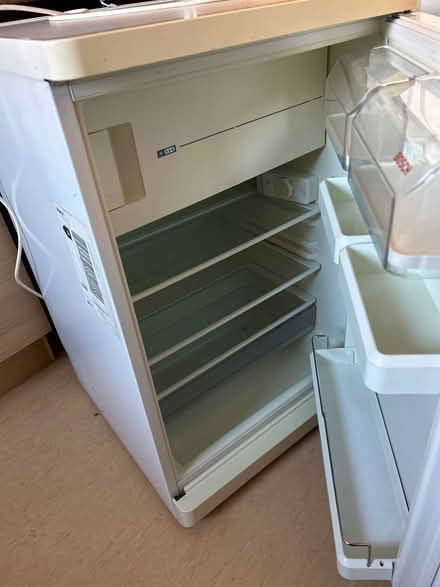 Photo of free Bosch fridge (Toton NG9) #2