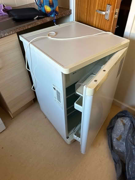 Photo of free Bosch fridge (Toton NG9) #1