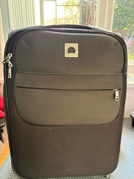 Photo of free cabin sized suitcase (Beech GU34) #3