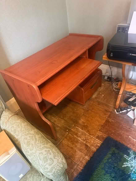 Photo of free Desk. work station (Seaford BN25) #1