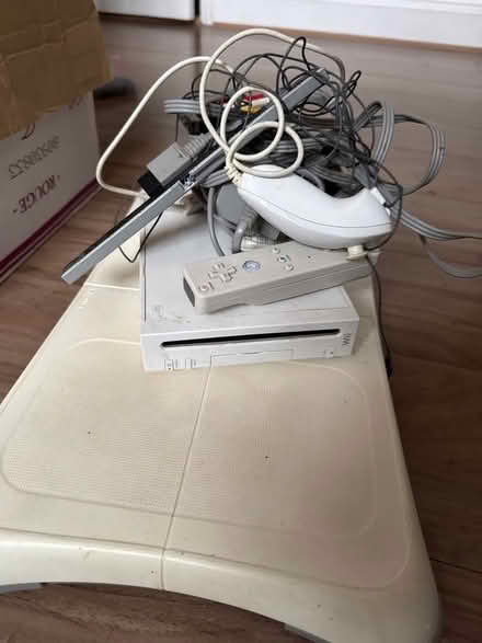 Photo of free Wii games console and accessories (Eaton NR4) #1