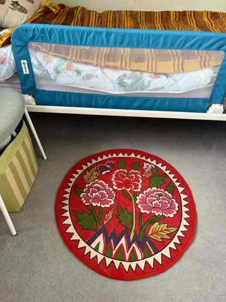 Photo of free Colourful bedside circle rug (Henley-on-Thames RG9) #2
