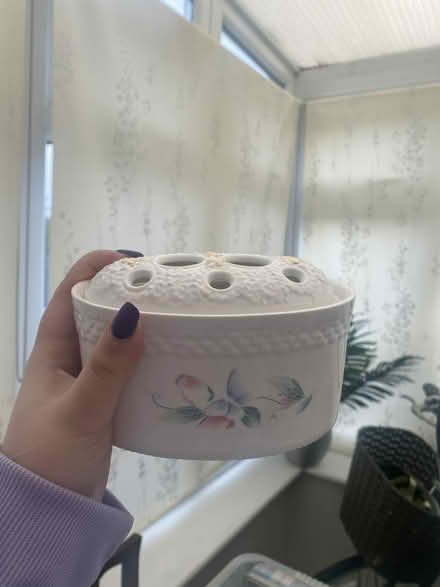 Photo of free Beautiful bone china pot with lid (Ware SG12) #1