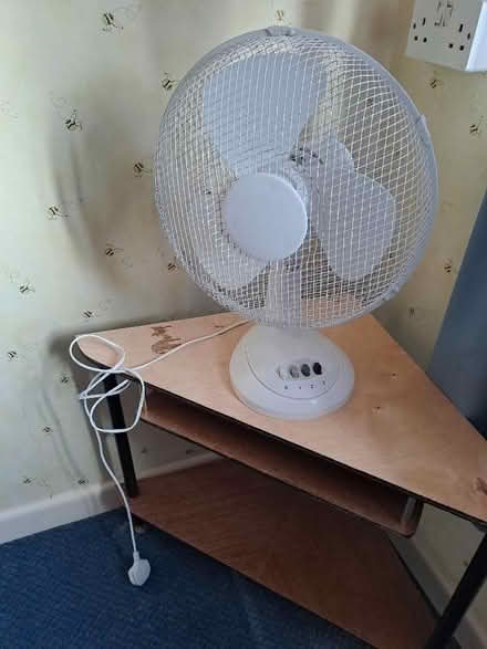 Photo of free 12" Desk Fan (Harefield SO19) #1