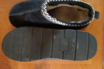 Photo of free Mens slippers (Twyford RG10) #2