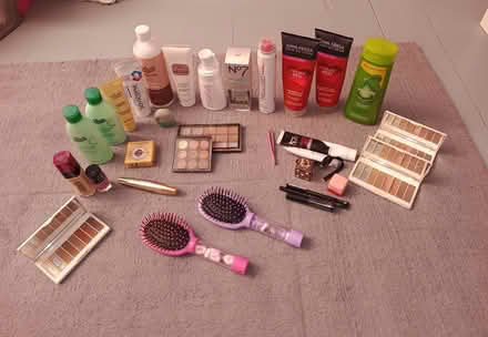 Photo of free Toiletries and Make Up (Bruntsfield EH10) #1