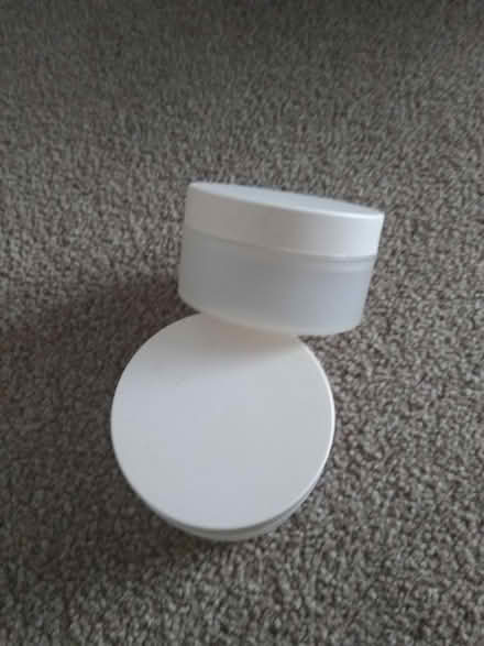 Photo of free Small Plastic Pots (Leighton buzzard LU7) #1