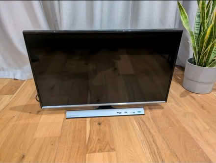 Photo of free Tv/monitor samsung (Gillingham ME7) #1