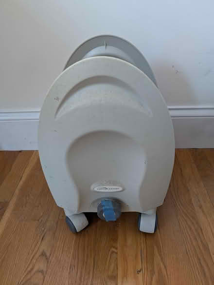 Photo of free wheeled stand by Compucessory (North Cambridge) #2