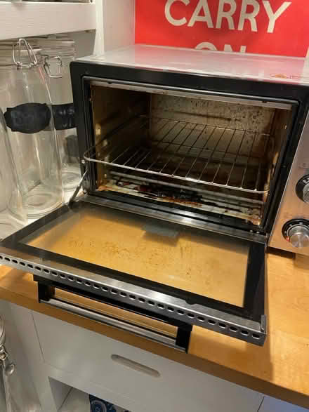 Photo of free Little oven. Works great (Berkswell CV7 7BL) #4