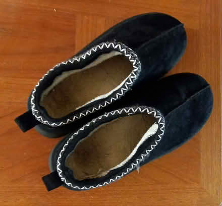 Photo of free Mens slippers (Twyford RG10) #1