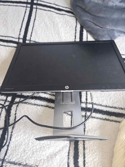 Photo of free Hp e232 monitor (N8 hornsey) #1