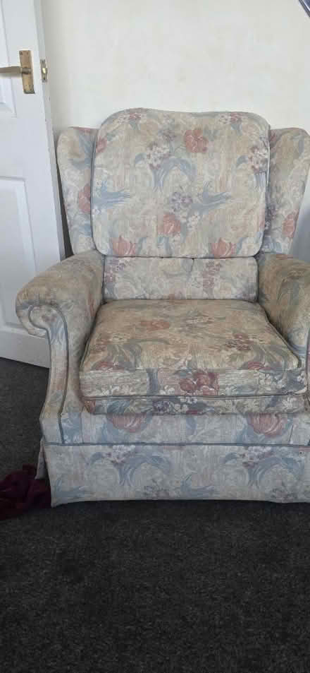 Photo of free Single arm chair (Nr3) #3