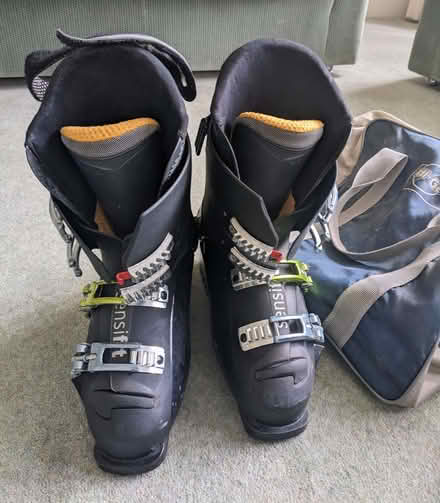 Photo of free Skis 158cm and ski boots size 6 womens (Alderley Edge SK9) #1