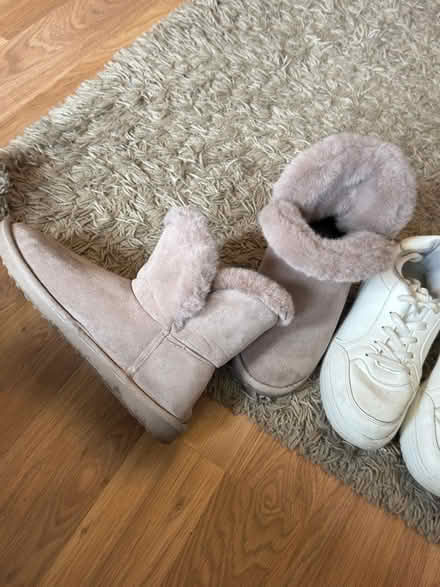 Photo of free Female boot/ sneakers EU 40/41 (Levenshulme M19) #1