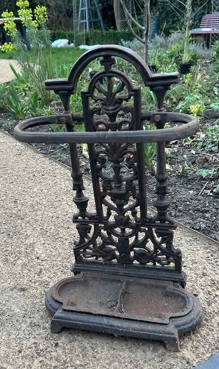 Photo of free Cast iron umbrella stand (Tooting Bec/Balham SW17) #1