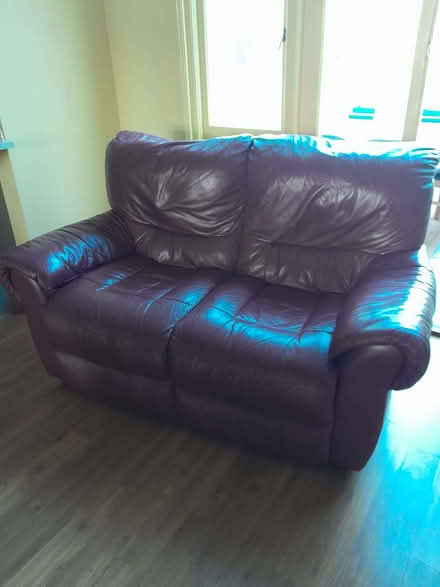 Photo of free Maroon coloured settee. (Leigh-on-Sea SS9) #1