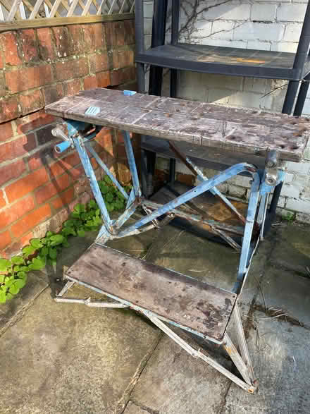 Photo of free Old workbench (Battle RG30) #1