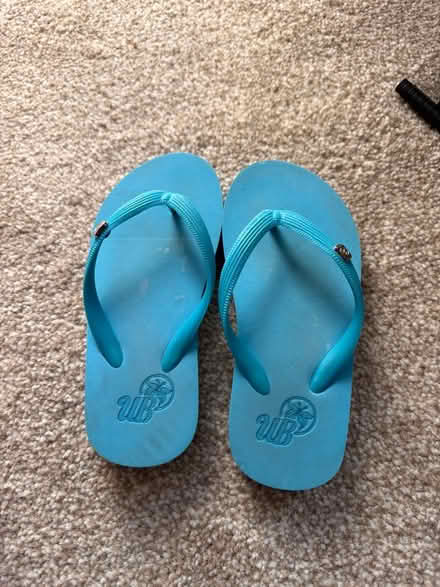 Photo of free Children’s flip-flops (Whyteleafe south) #1