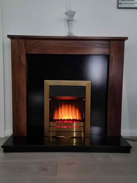 Photo of free electric fireplace with surrounding (London TW12) #1