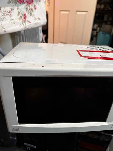 Photo of free Microwave (M264QA) #1