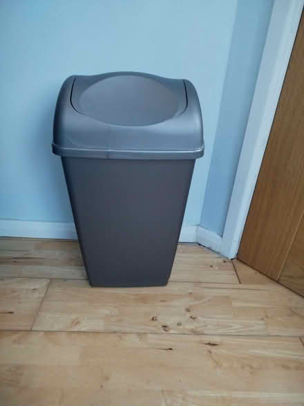 Photo of free Swing bin/waste bin 50cm high (Top Amersham HP6) #1
