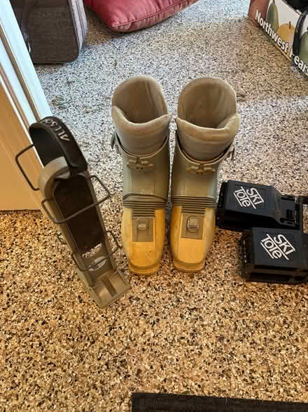 Photo of free Ski boots and snow boots (Redwood City) #1