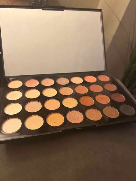Photo of free Eye shadow palette (Knaresborough HG5) #1
